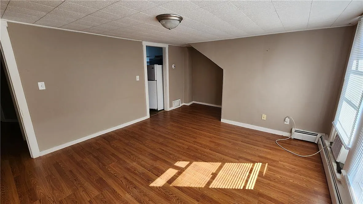 1 bed, 1.0 bath, 770 sqft, $1,000 — Photo 3