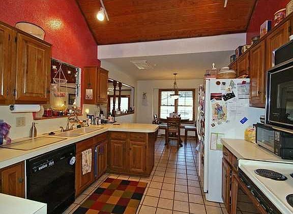 5th image of 2109 Brookwood Dr