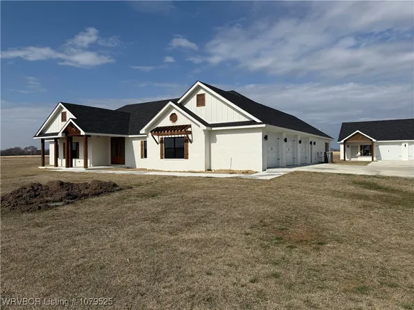 2271 W Drake Rd, Sallisaw, OK 74955