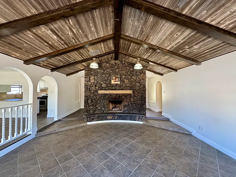 1716 Arcineiga Dr — Photo 4