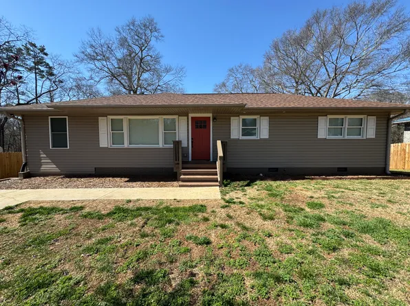 224 Cunningham Dr, Hartwell, GA 30643