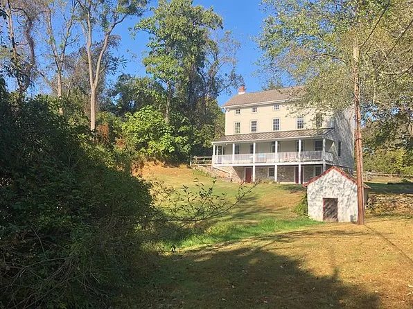 14 Long Ln, Glen Mills, PA 19342