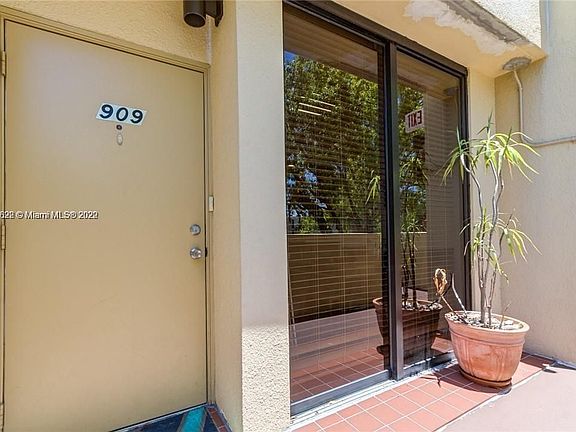 2nd image of 2810 SW 87th Ave APT 909