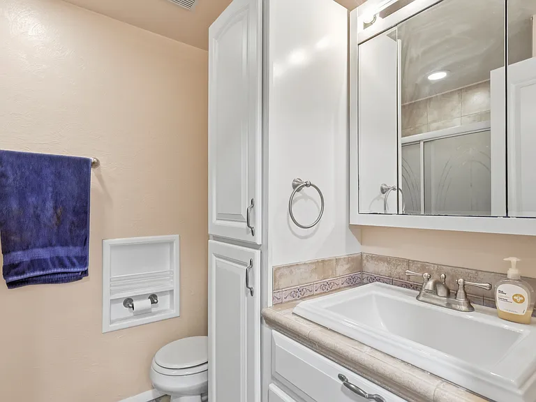 122 Helena Cir — Photo 21