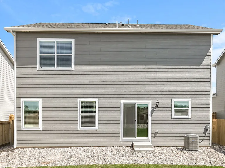 2170 Christina St — Photo 17