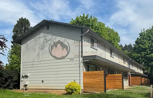 350 NW Willamina Dr Photo 1