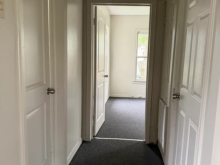 2210 Wilson St — Photo 2