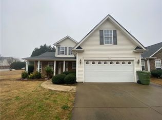 18 Southern Height Dr, Greenville, SC 29607