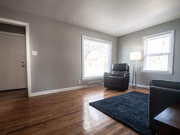 3rd image of 2701 W Roosevelt Dr