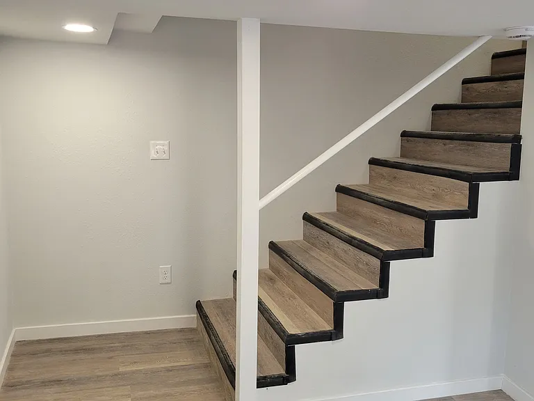 403 Locust St #A — Photo 16