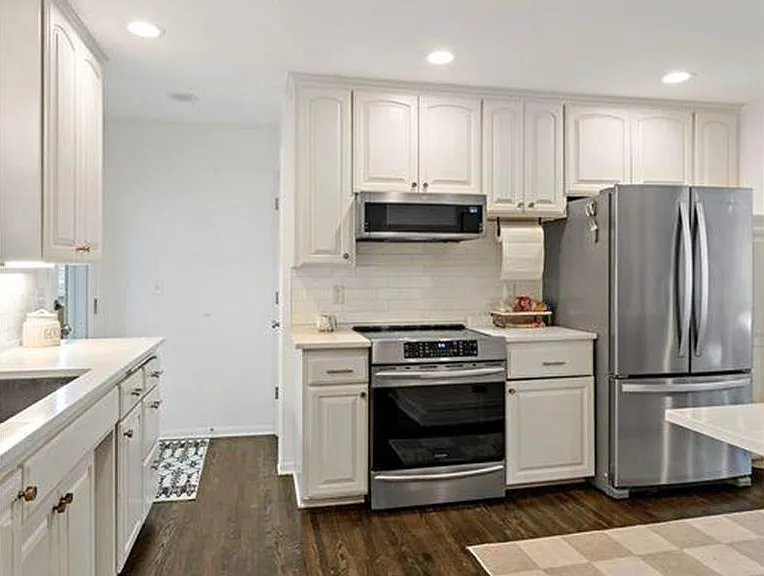 4520 Vandervork Ave — Photo 17