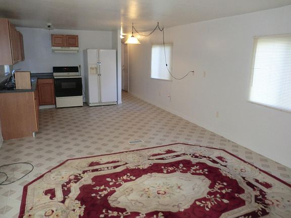 3rd image of 7570 Breeze Dr