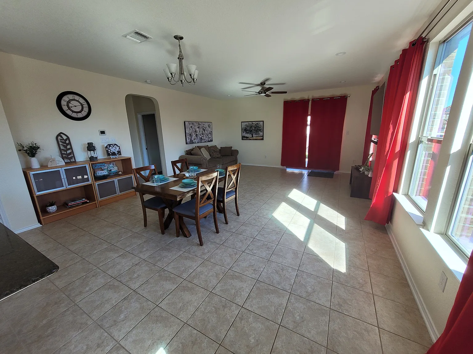 4 bed, 1900 sqft, $700 — Photo 3