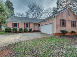 140 Smoke Tree Ct, Gastonia, NC 28056