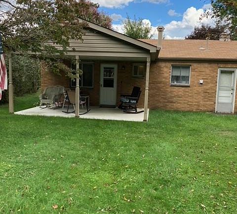 3rd image of 8 Willina Dr