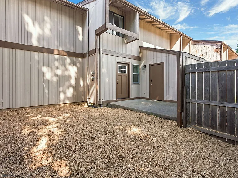 Rolling Hills Townhouses — Photo 63