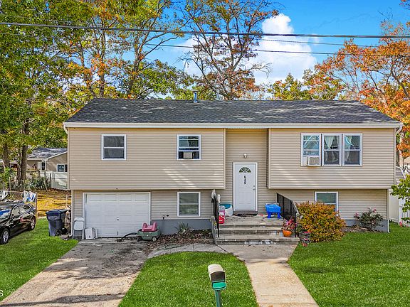 5th image of 640 Leeward Avenue