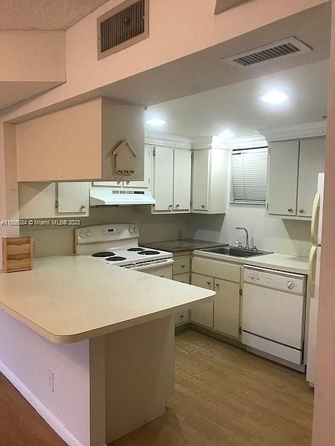 1st image of 8290 Lake Dr APT 116