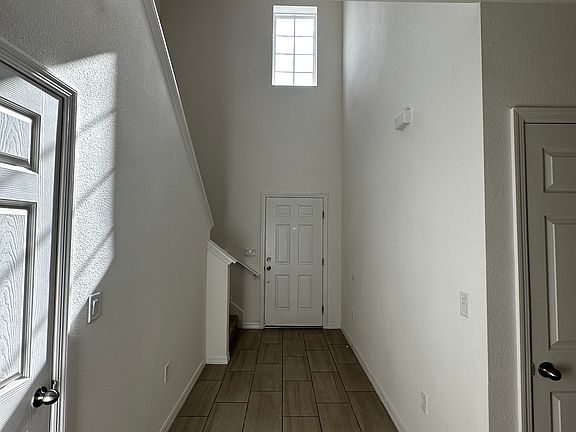 4th image of 1214 Sand Torch Cir