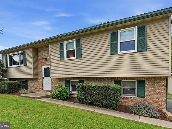 2nd image of 115 Meadowlark Ln