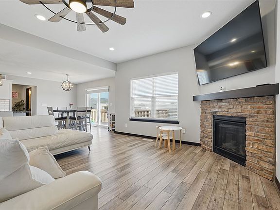 4th image of 181 Rogers Dr