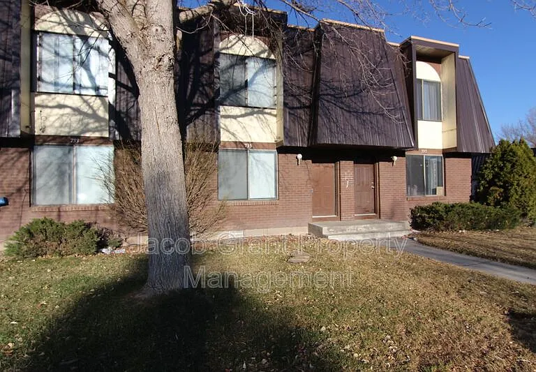 731 N Fanning Ave #735 — Photo 1