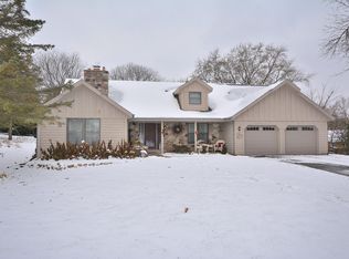 20555 Golden Meadow Cir, Brookfield, WI 53045