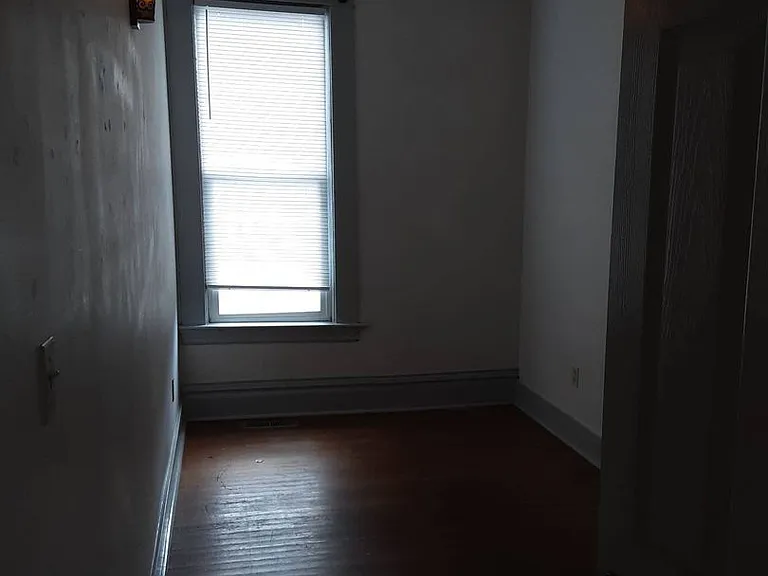 511 E Chestnut St — Photo 10