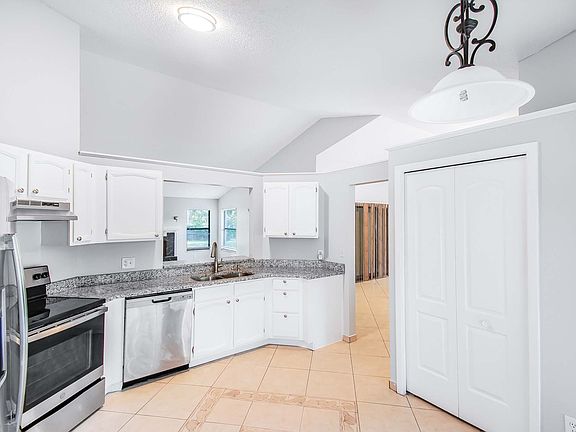 3rd image of 8232 Willowwood St