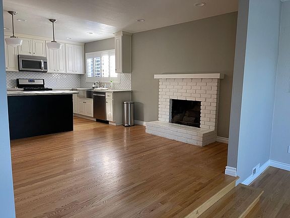 4th image of 2615 Aragon Way