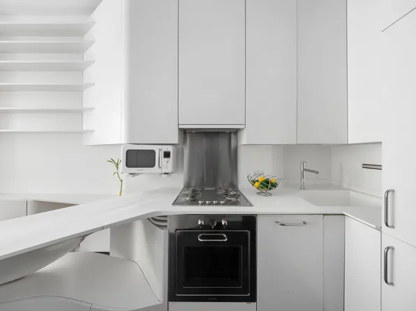 86 Horatio Street image 2 of 5