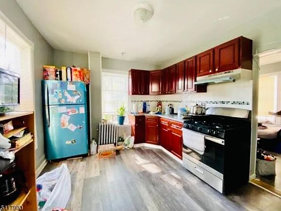 5th image of 198 Glenwood Ave Floor 1