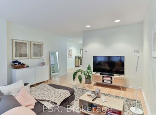 102 Beverley St #2-C01, Toronto, ON M5T 1Y2