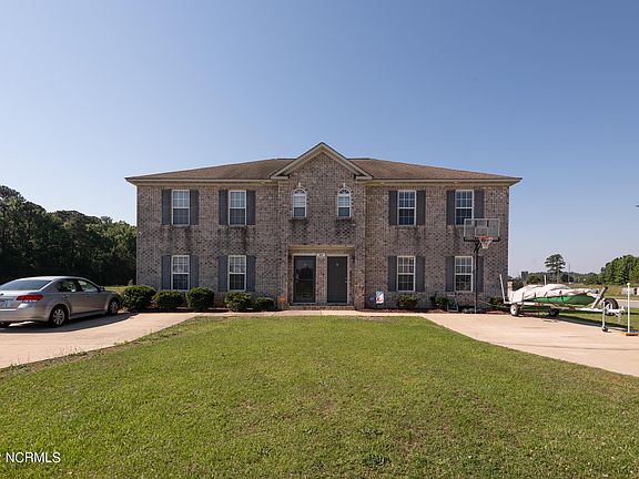 2nd image of 517 S Pointe Dr #B