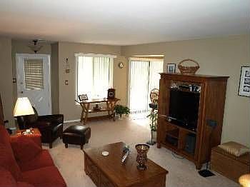 4th image of 431 Kennedy Pl