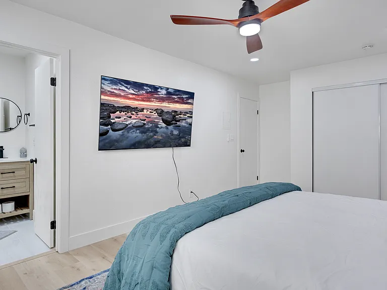1075 Molino Ave #1 — Photo 16