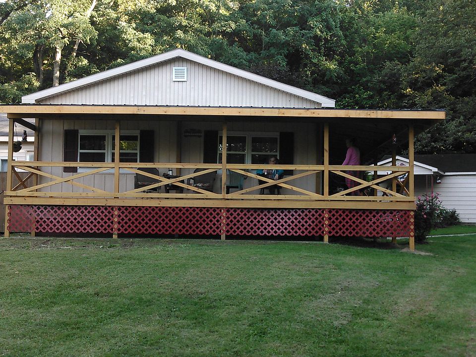 2nd image of 390 Poplar St