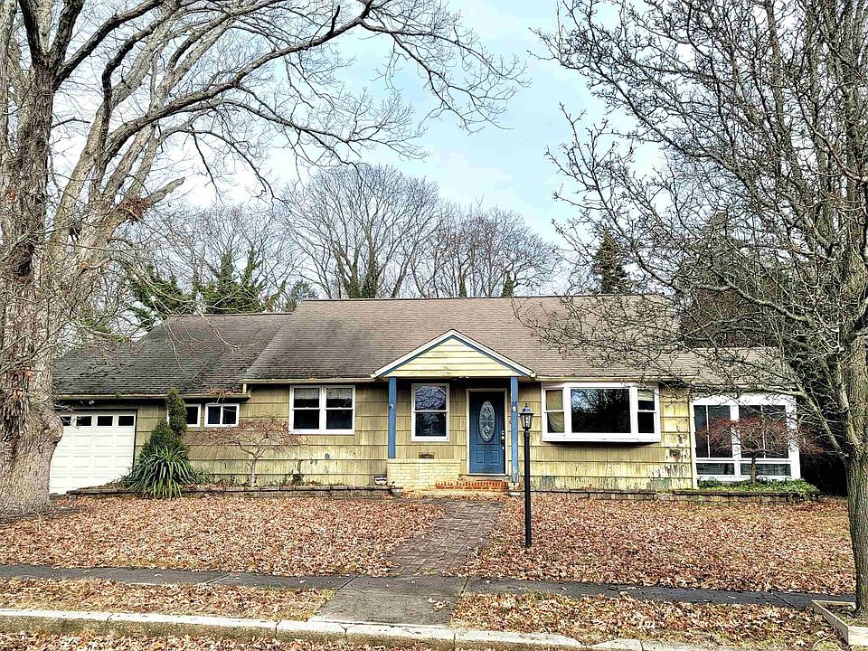 1st image of 37 E Mapleshade Ln