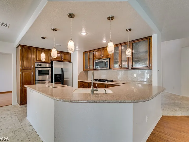 8224 Tivoli Cove Dr — Photo 23