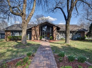 2940 S Chambery Ave, Springfield, MO 65804