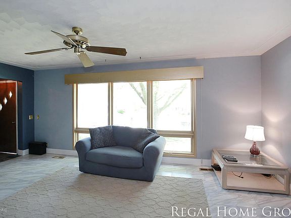 3rd image of 11133 Thomas Ave NW