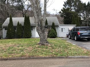 131 Crystal Lake Rd, Stamford, CT 06905