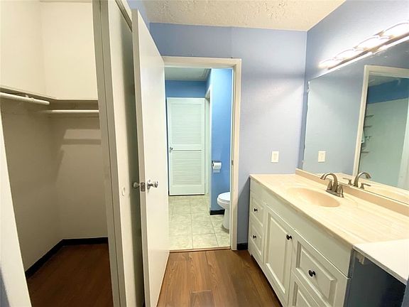 5th image of 2021 Spenwick Dr APT 216