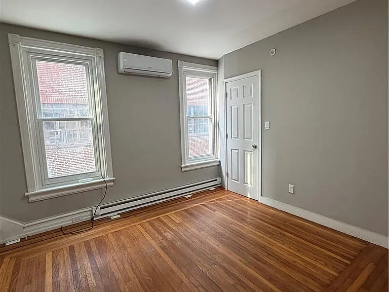 223 N 10th St #1 — Photo 7