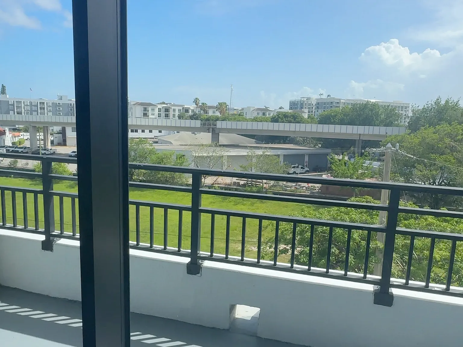Studio, 450 sqft, $1,900 — Photo 3
