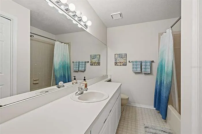 1352 Distant Oaks Dr — Photo 12