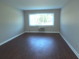 960 Shermer Rd APT 1, Glenview, IL 60025