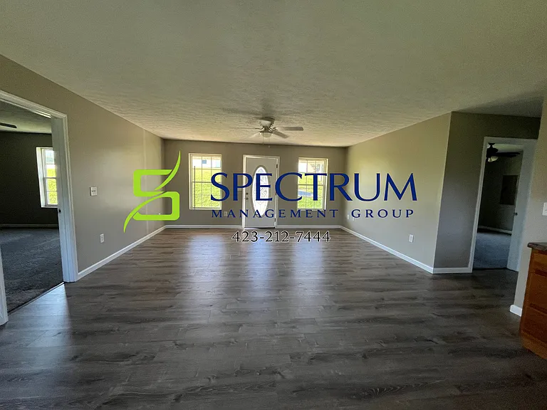 680 Privet Dr — Photo 4