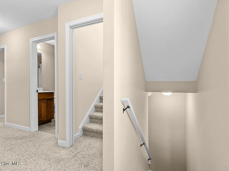 260 Breakwater Dr — Photo 18