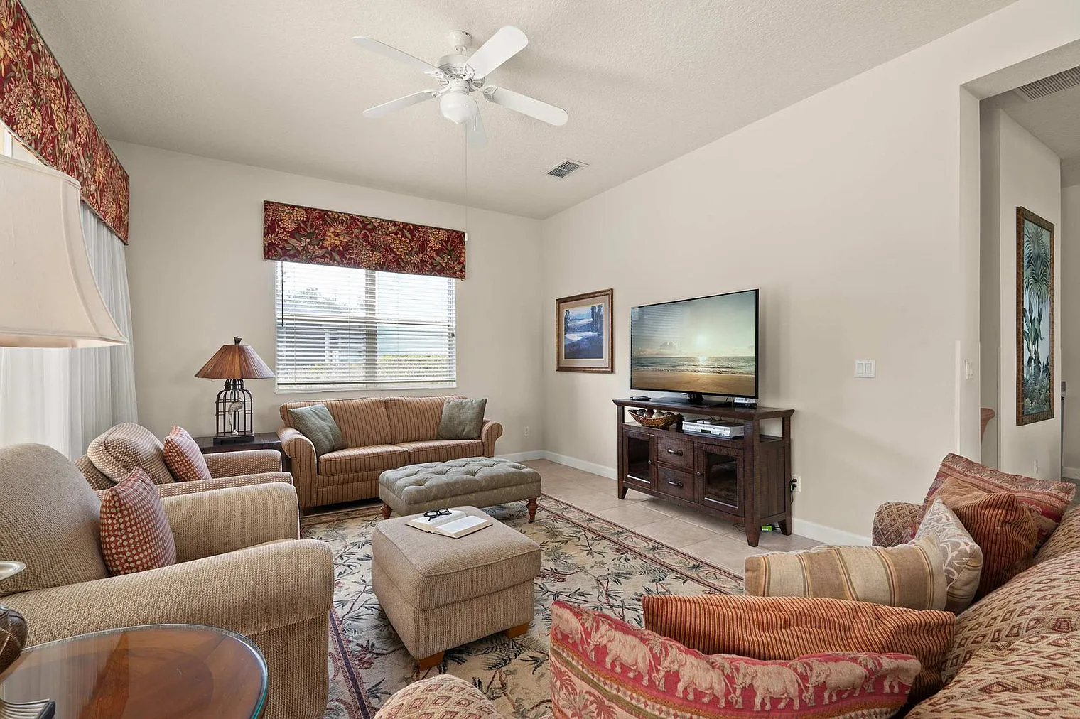 5 bed, 5.0 bath, 3304 sqft, $4,426 — Photo 1